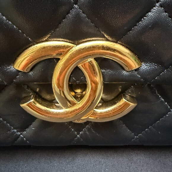 Rare Chanel 23P Mini Flap Black Calfskin Distressed Gold Cruise 2023 Microchip - Picture 4 of 16